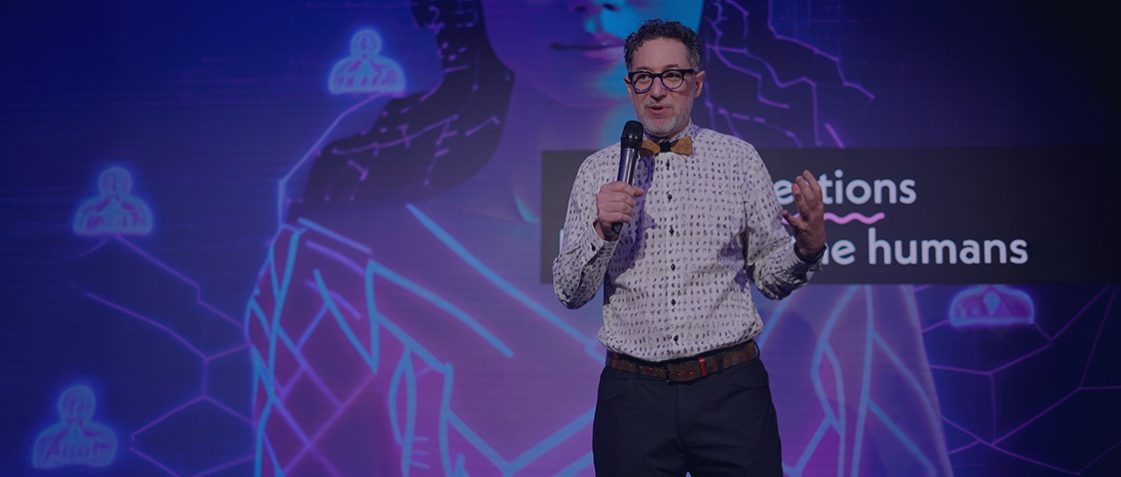 Noah Geisel przemawiający podczas konferencji Warsaw Microcredentials Summit.